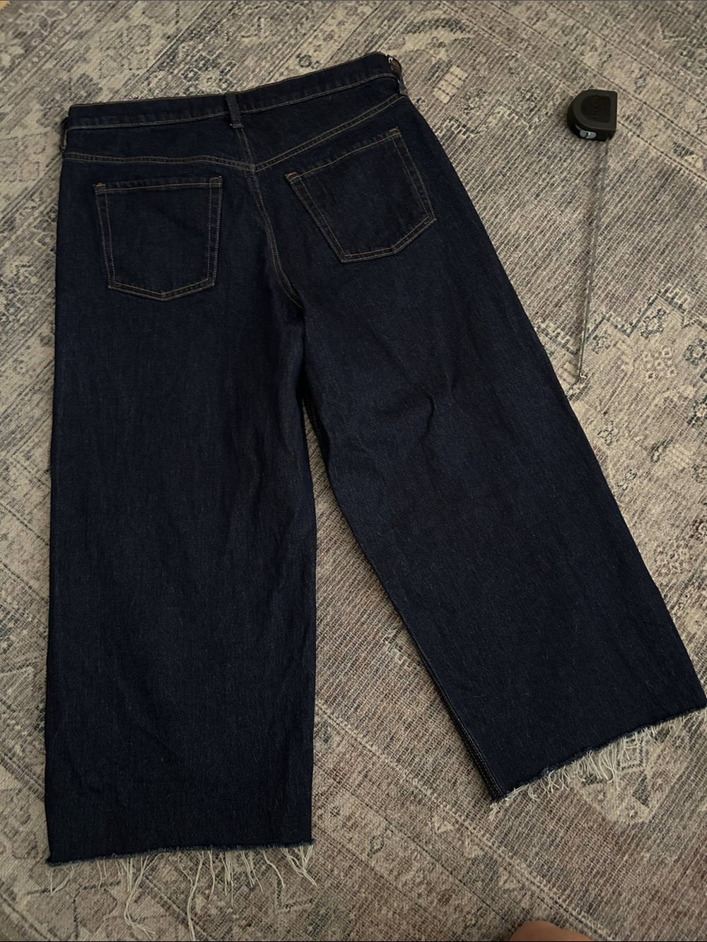 Old Navy Mid Rise Slouchy Wide Leg Crop Jeans Size 4 - Picture 8 of 9